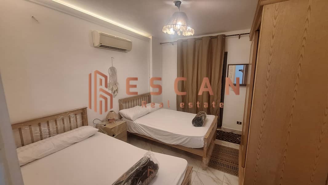 11 U805692 (28). jpeg