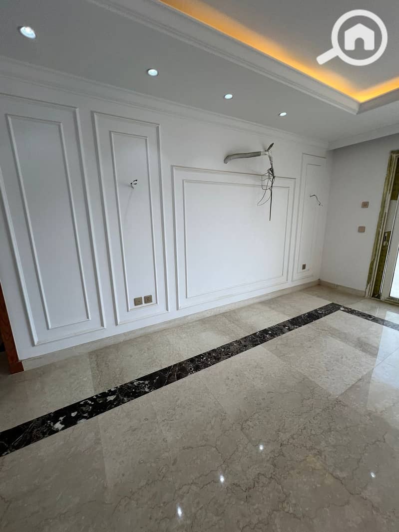 10 4cd843ef-5ce6-459f-8958-486deee55983. jpeg