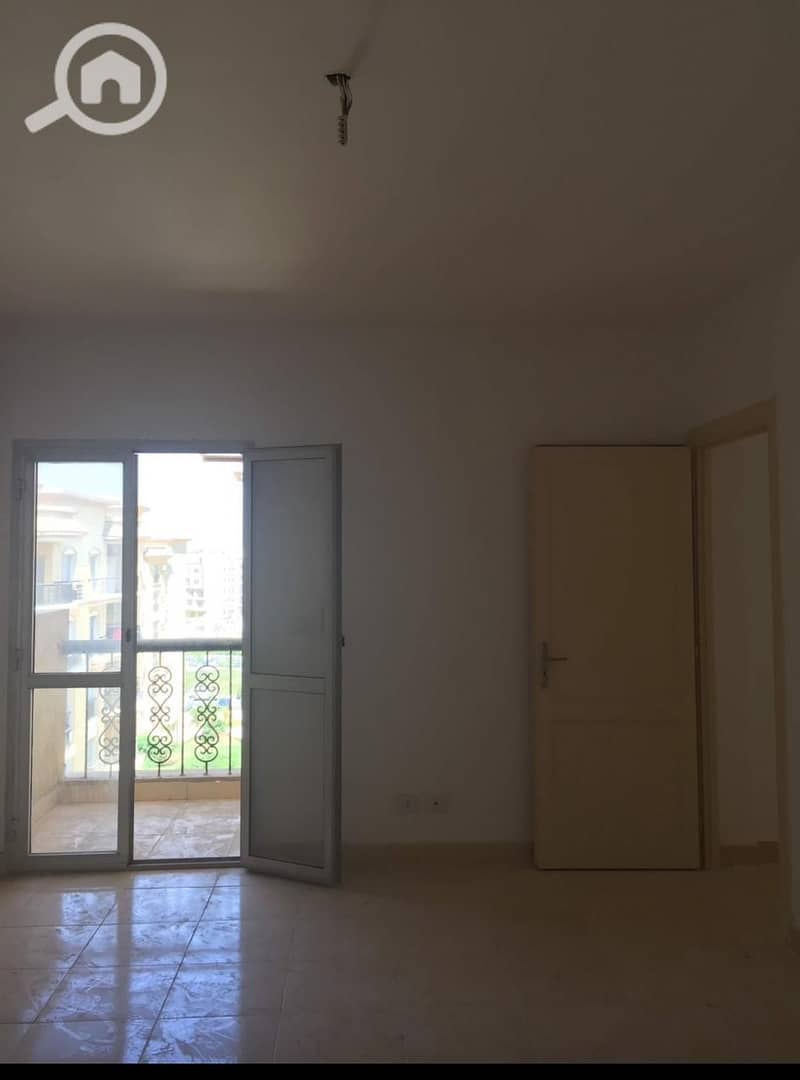 8 376b9796-f4ab-43b4-b197-f05dc7262a04. jpg