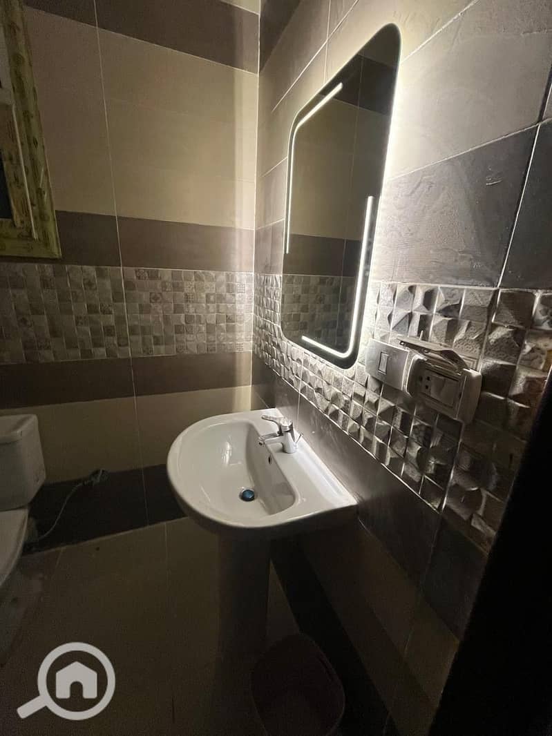 13 26672c64-6b33-41c5-8d1f-939b0fc6bdca. jpeg