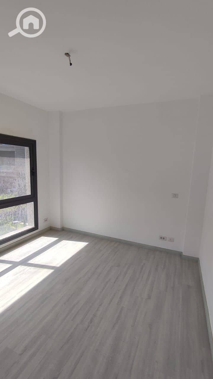 6 d1c92332-fb76-4cfb-a72d-f588f00e9576. jpg