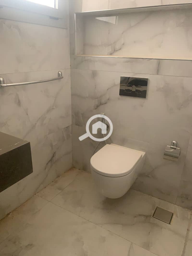 7 375e4135-de65-47b2-8ba7-5eacc010c138. jpg