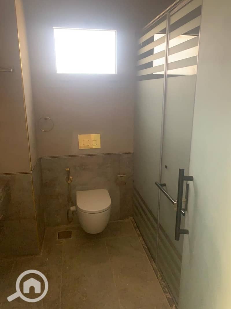 10 4c06bc3b-cb88-4345-b17a-0e36cde4123d. jpg