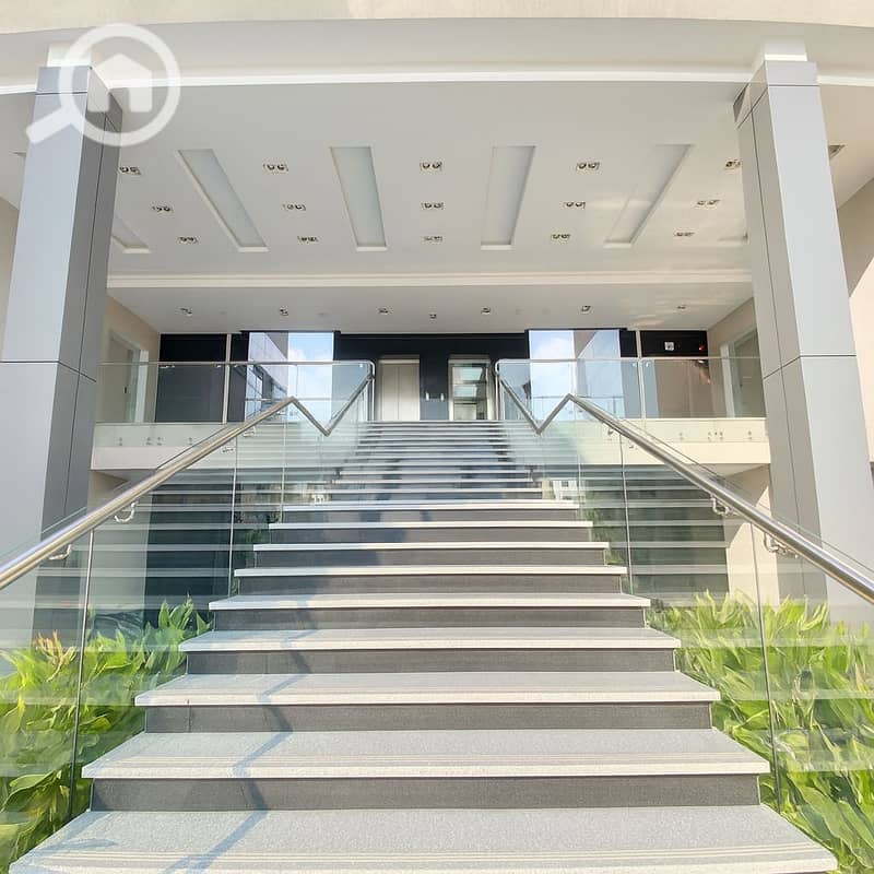 2 2ce4c605-5ba6-46ee-be50-6f5c571e8350. png