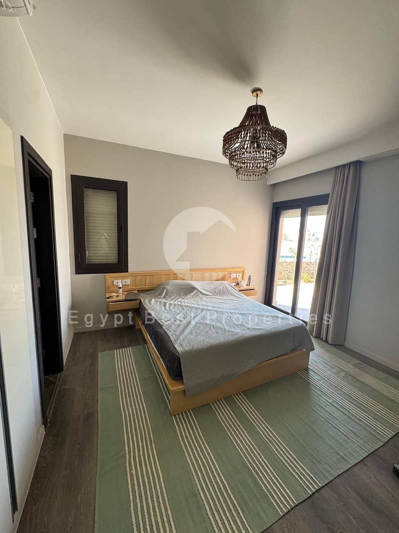 12 299ffb13-a514-4401-a948-7e16333b4b92. jpeg