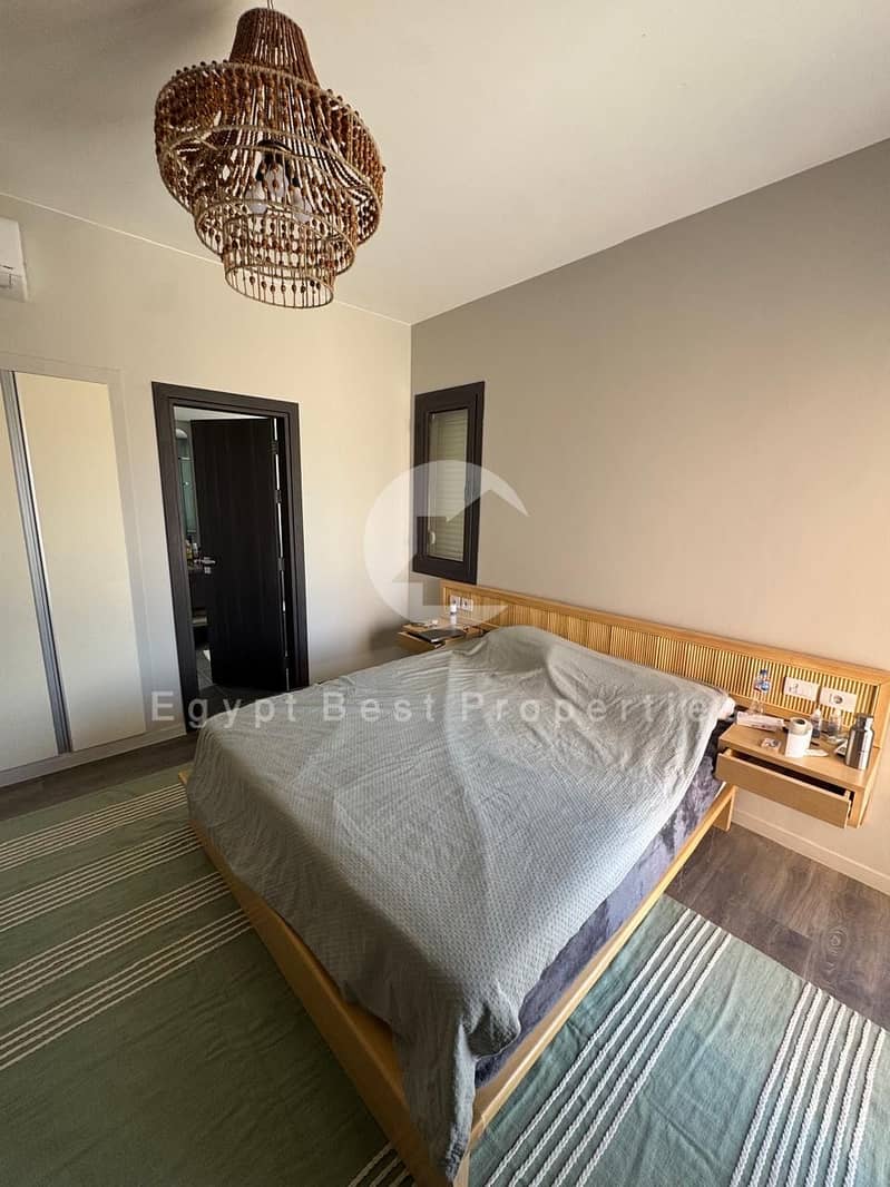 14 e2e7fb6f-0813-42bc-b8a6-5084b1a0ca32. jpeg