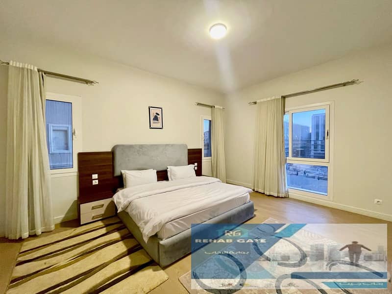 8 6498a1a4-c32a-4954-870d-4462070bc9d3. jpg