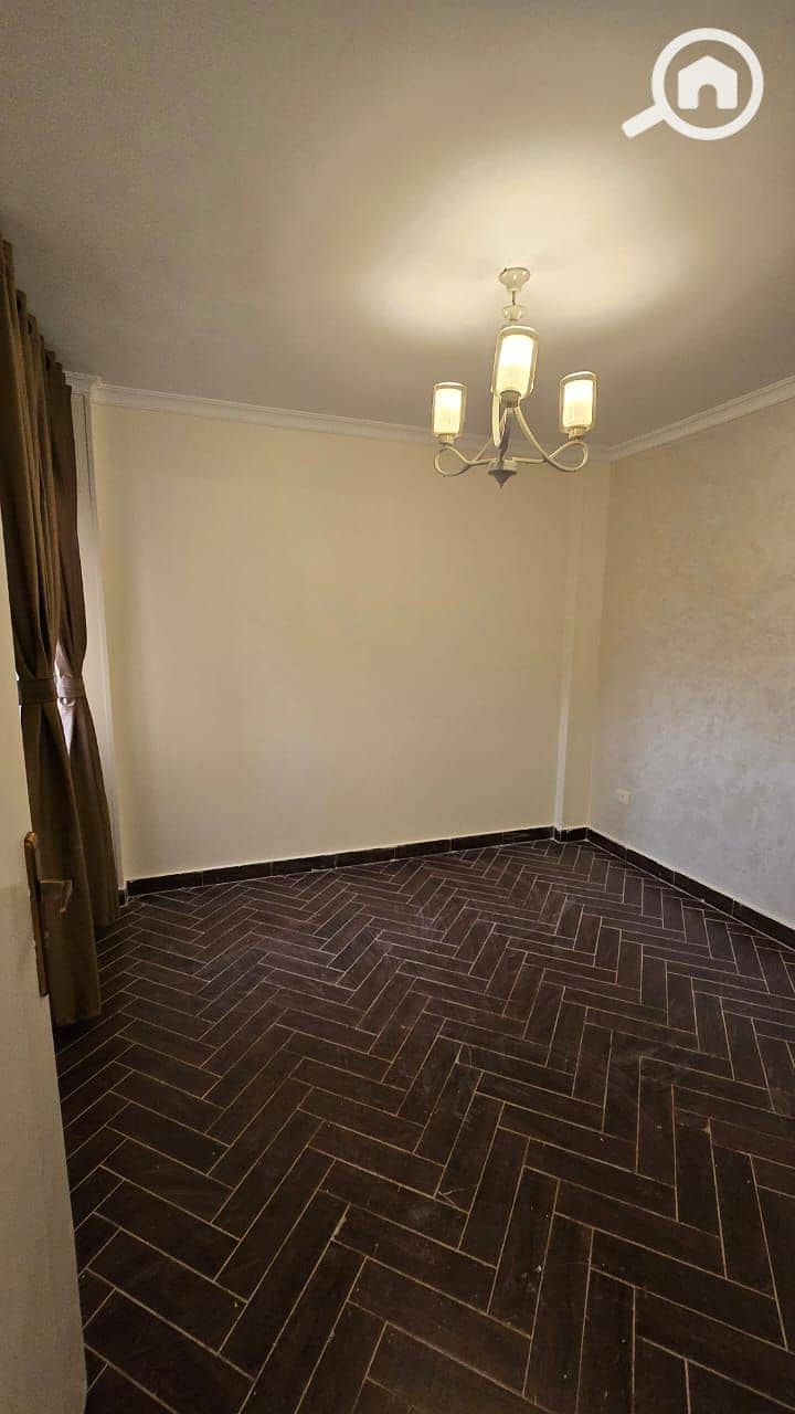 8 47b8f4e6-0803-4c7c-81df-d9ffc491d694. jpg