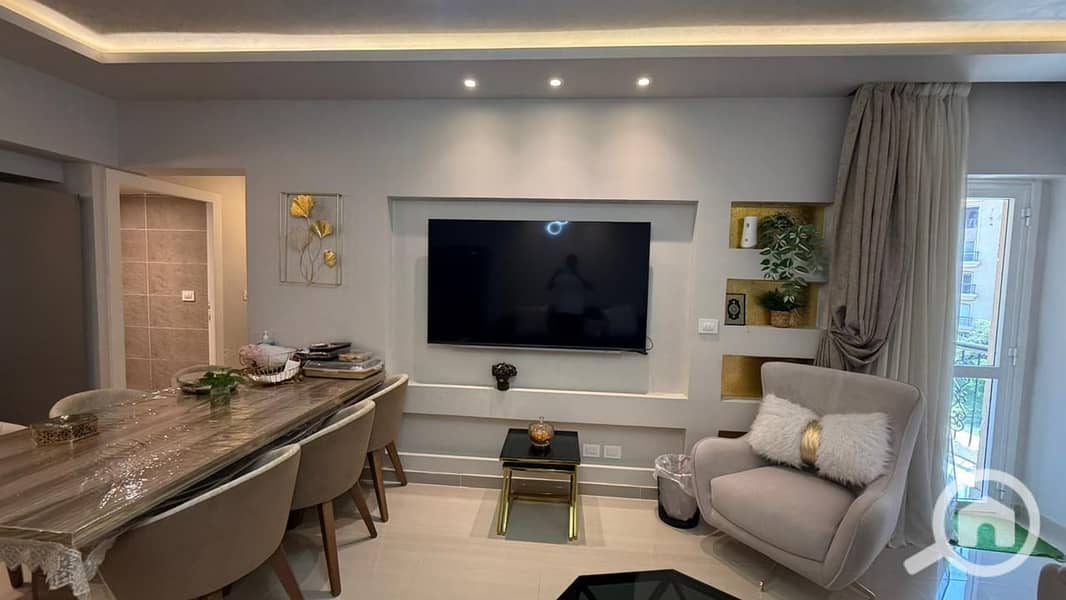 10 76d98770-2cb5-4993-b344-a621119d947f. jpg