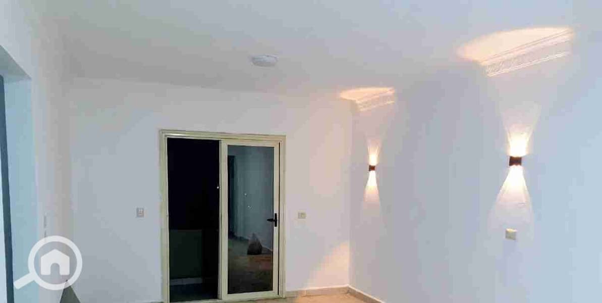 1000185351. jpg 1000185351. jpg