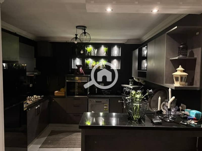 2 334b9bf6-0945-4f9e-bd46-4c2d23b68216. jpg