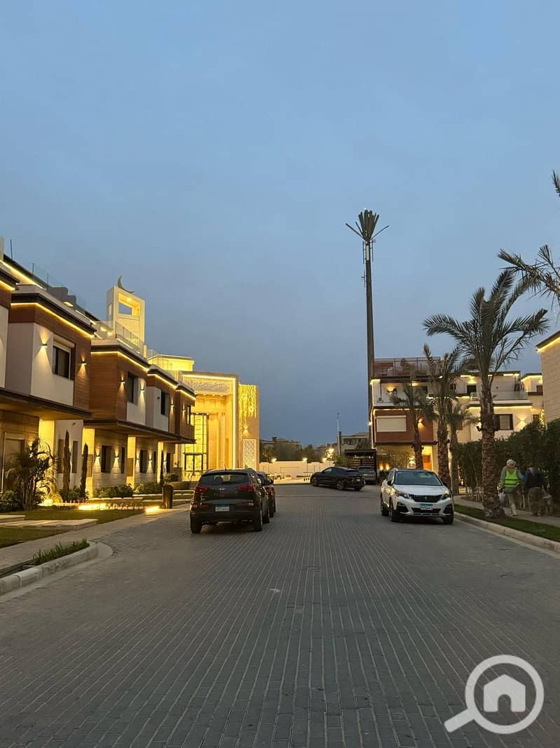 7 5b8b0736-6f2b-4900-907a-776ecb63c002. jpg