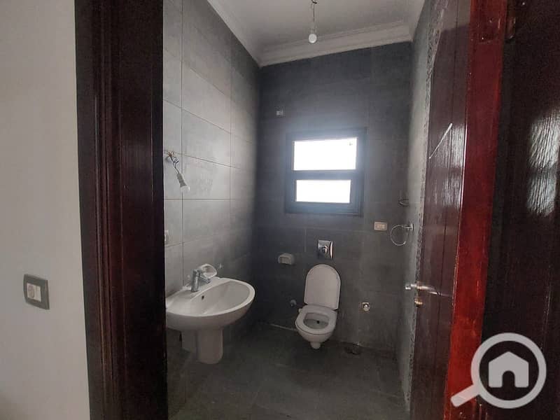 12 WhatsApp Image 2025-10-07 at 3.29. 14 PM (1). jpeg