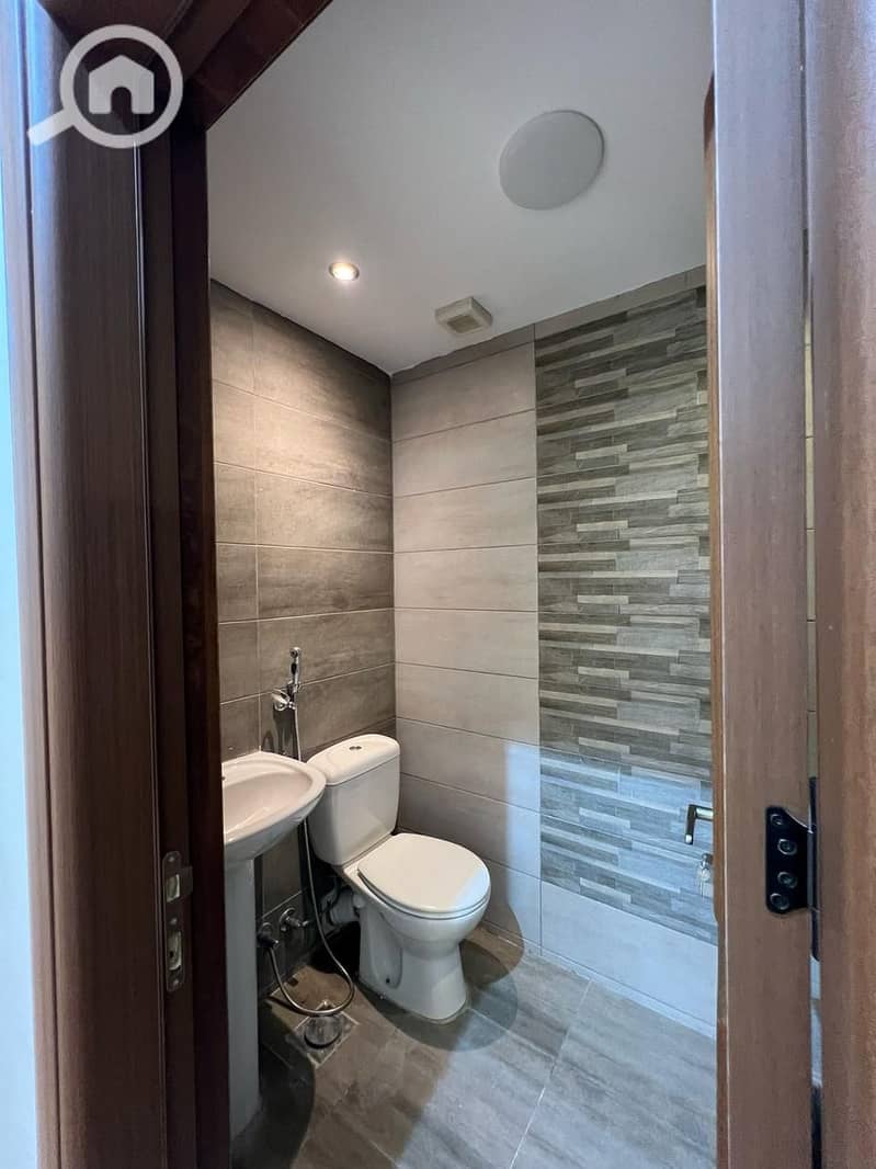 9 22481cf9-b36c-48bc-8e6d-72f88b7dac5b. jpg