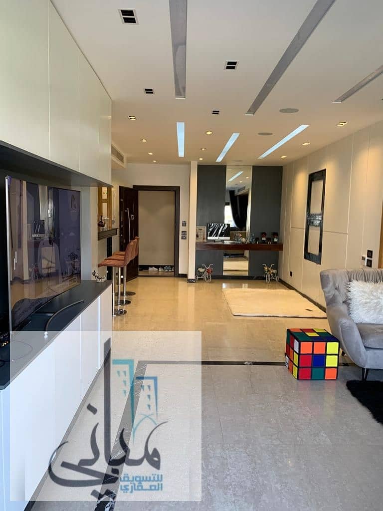 12 a51b9a80-1746-4106-8f99-143fc4b66277. jpeg