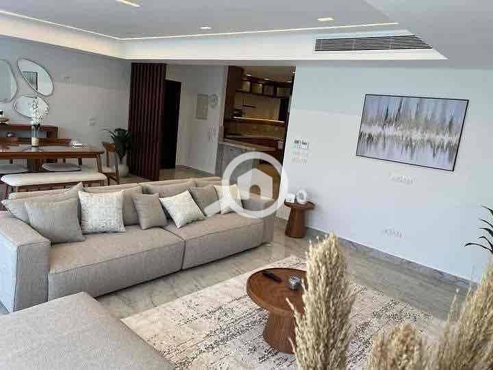 5 65e9977e-00fe-45c3-a27f-a59ebde7a2ed. jpg