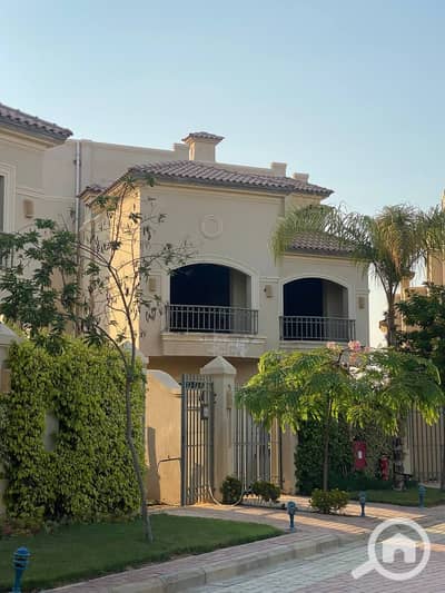 4 Bedroom Townhouse for Sale in Shorouk City, Cairo - d74572a7-2c4d-4faa-95cf-f8180c656772. jpg 4 Bedroom Townhouse for Sale in Shorouk City, Cairo - d74572a7-2c4d-4faa-95cf-f8180c656772. jpg