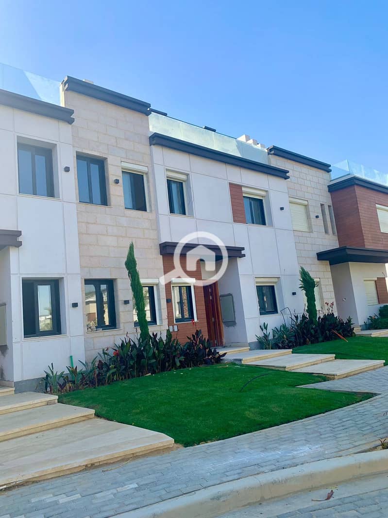 9 6164dd83-73ad-4a8c-8ffc-c6649d74eab3. jpg