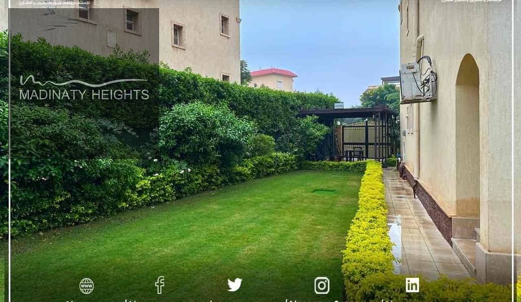 24 10d72fd7-f3ff-431a-b463-521336440c44. jpg