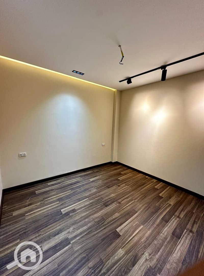 2 WhatsApp Image 2025-10-26 at 10.21. 39 PM (1). jpeg