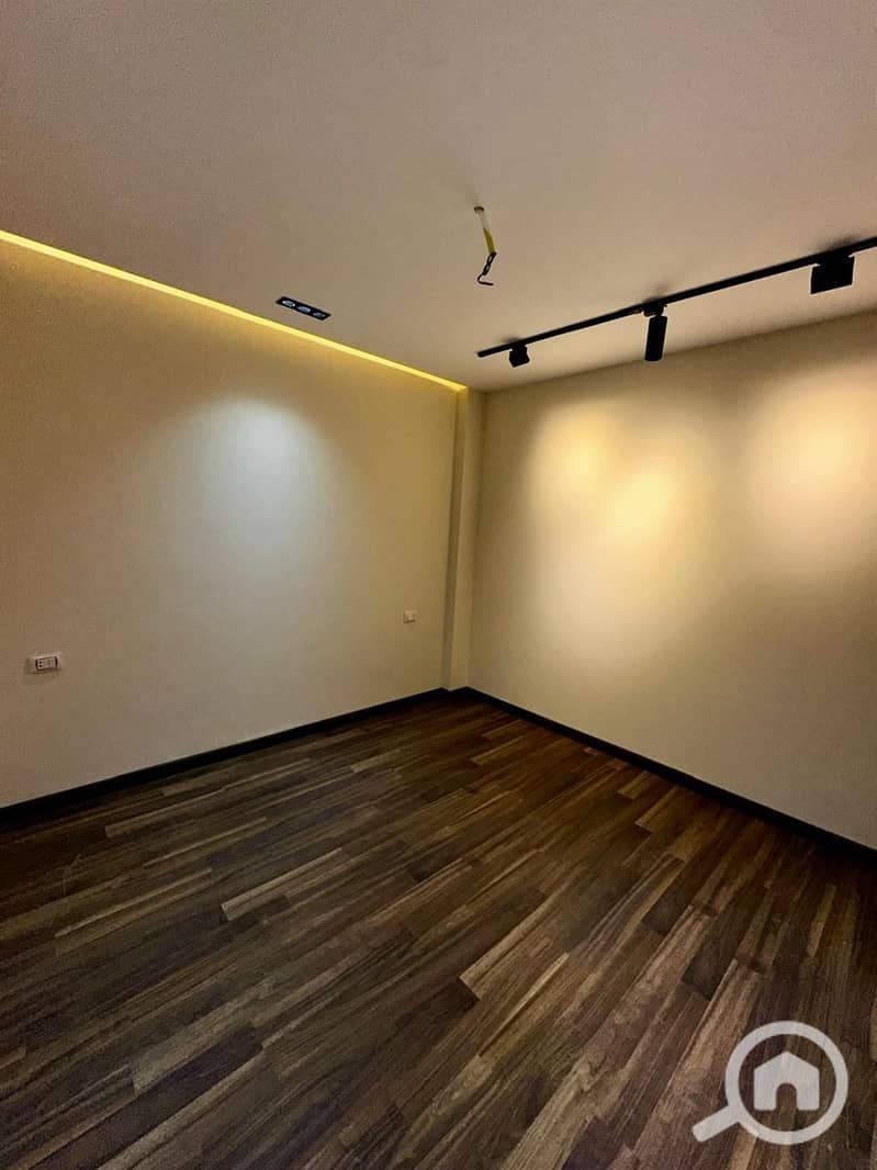 3 WhatsApp Image 2025-10-26 at 10.21. 39 PM. jpeg