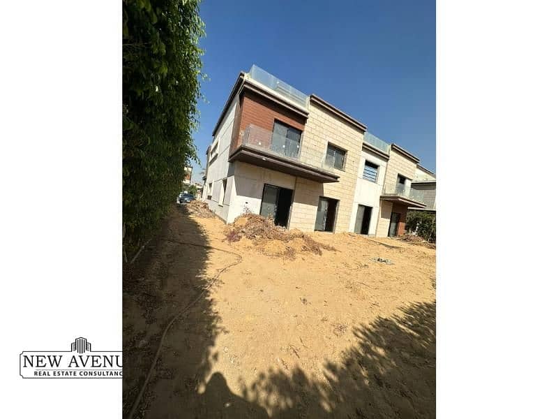 5 WhatsApp Image 2025-10-26 at 1.20. 20 PM (2). jpg