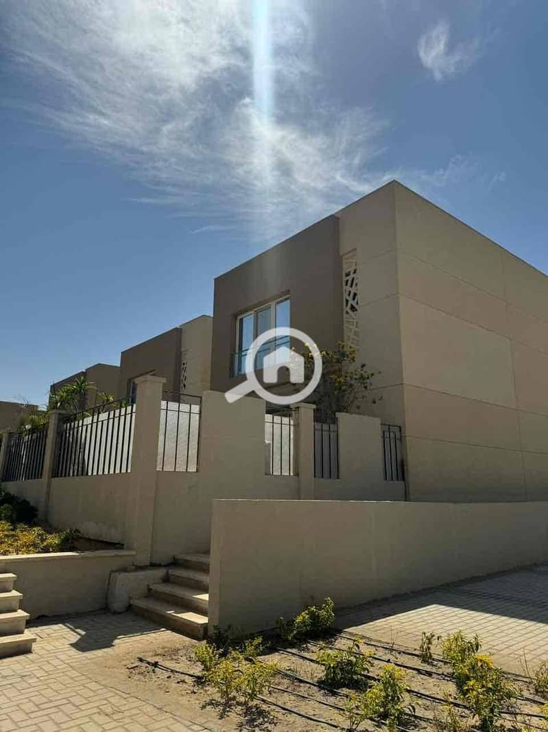 11 f1632e02-0add-425d-9312-2950e43fdbed. jpg