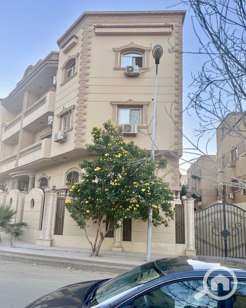 2 WhatsApp Image 2025-10-22 at 22.04. 37_cf159329. jpg