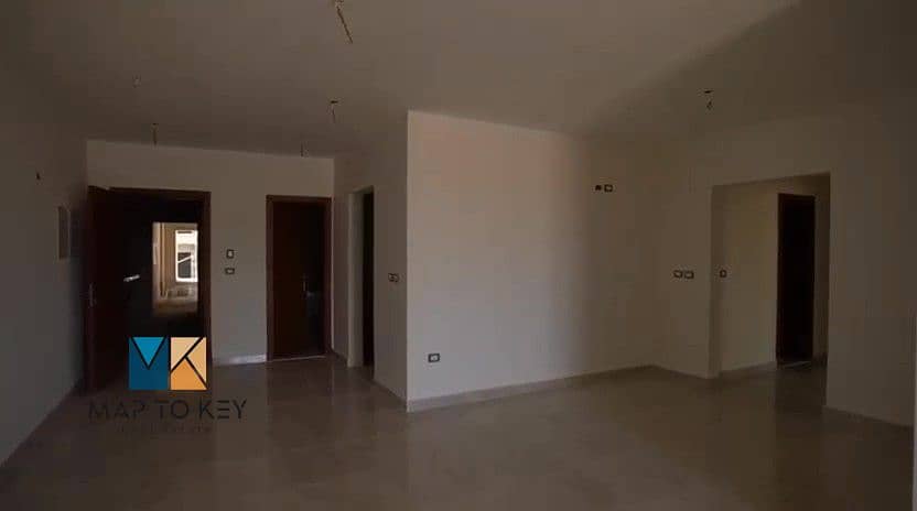 4 WhatsApp Video 2025-10-20 at 19.54. 35_25205348 - frame at 1m4s. jpg