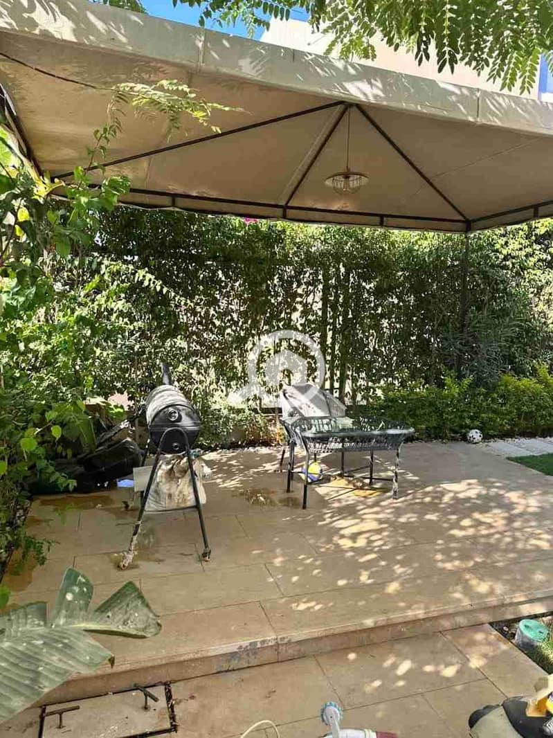 1000393055. jpg 1000393055. jpg