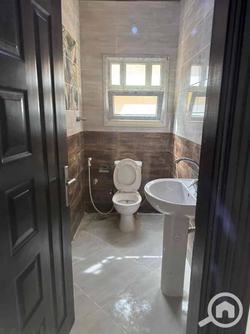 6 0461cdbe-4c61-46b5-8a35-116059760948. jpg