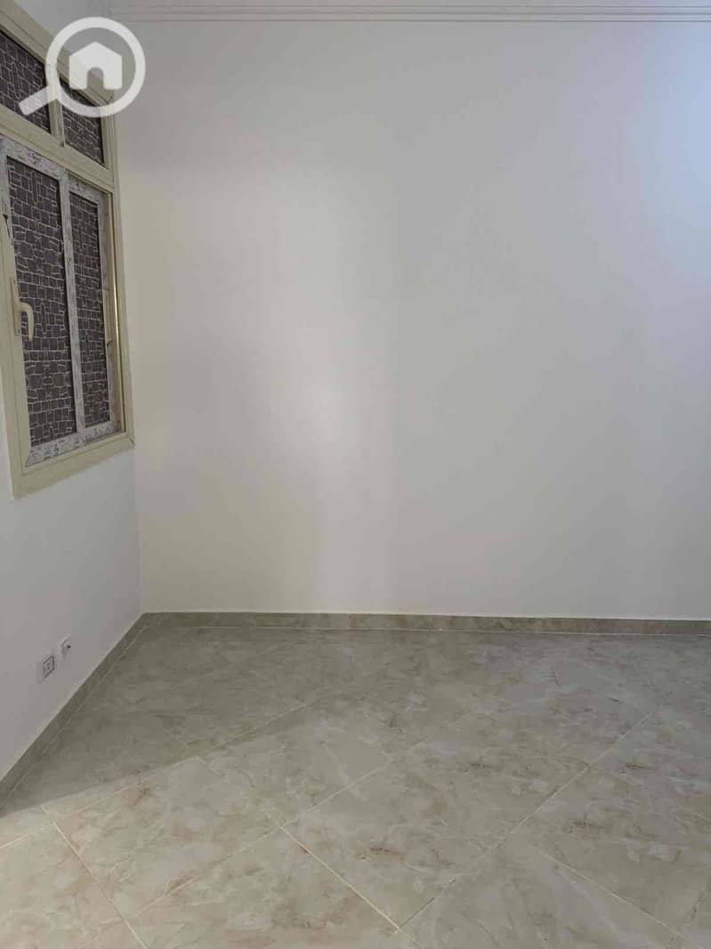 9 71435b3e-41a7-4c35-8a33-22956004b74f. jpg