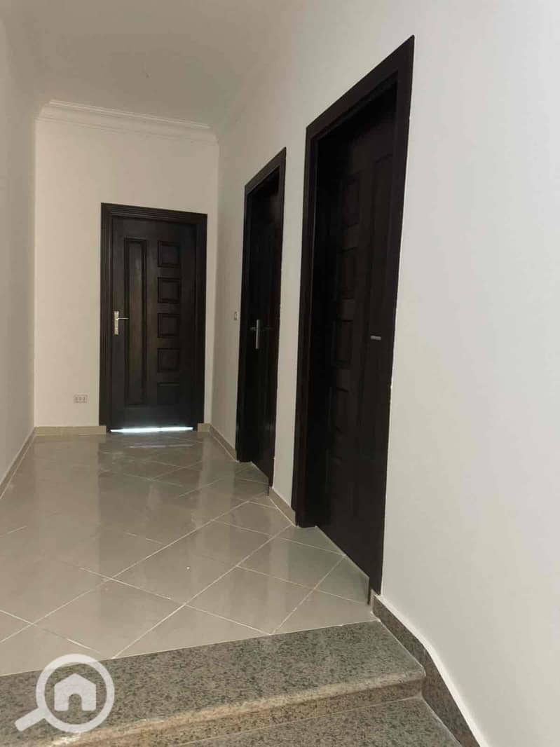 10 79388851-bbf6-426f-88ca-9e2cd27ee1b3. jpg