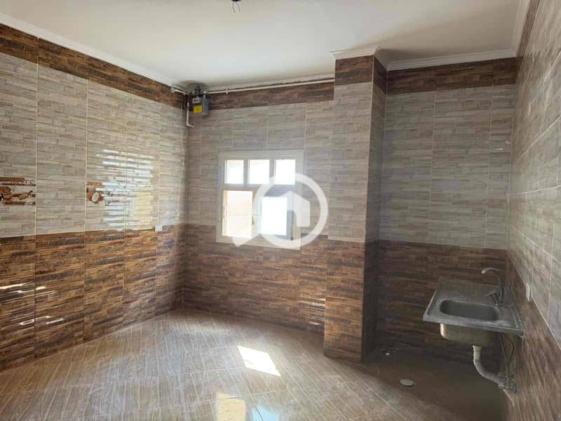 12 1467e7c8-b85b-4336-856d-d9202653c9a4. jpg