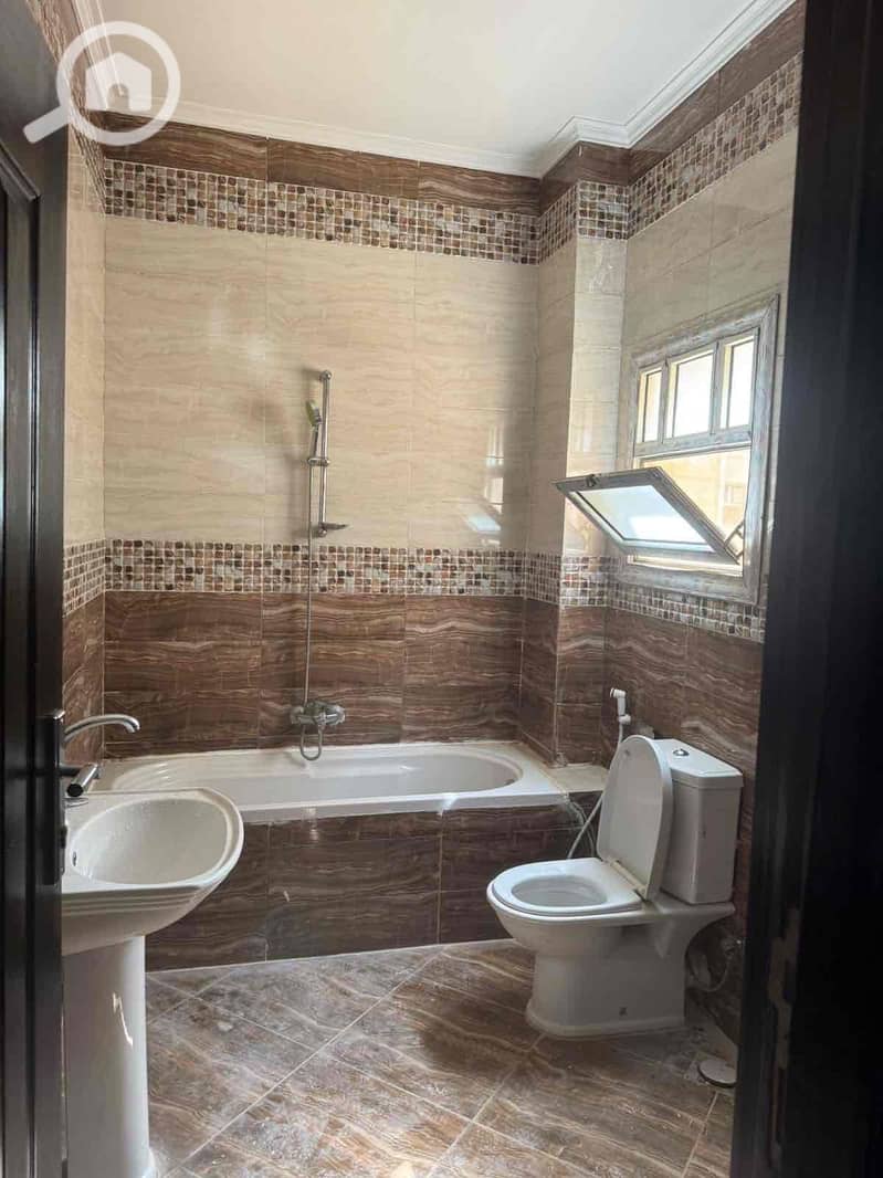 14 50245b86-a23f-4940-8e8d-81639c524fd0. jpg