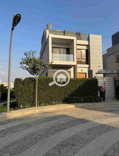 فیلا 3 غرف نوم للبيع في مدينة الشروق، القاهرة - FB_IMG_1761165187449. jpg