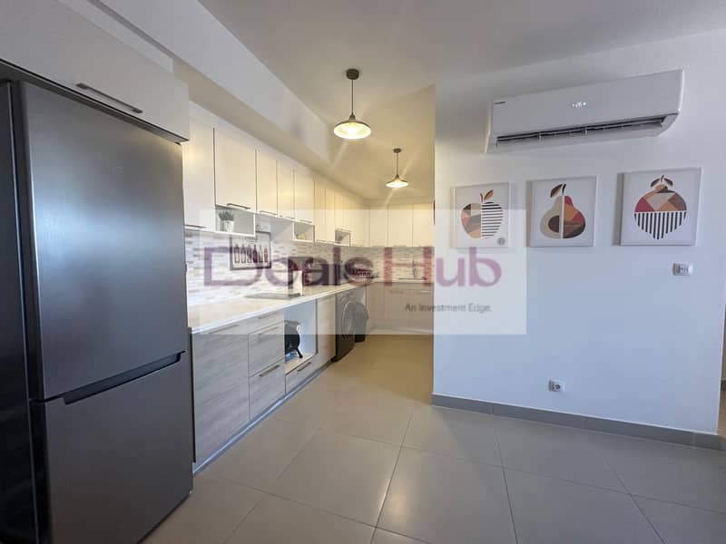 2 50771b5b-ec68-44cf-8a28-cc965b747ee8. jpg