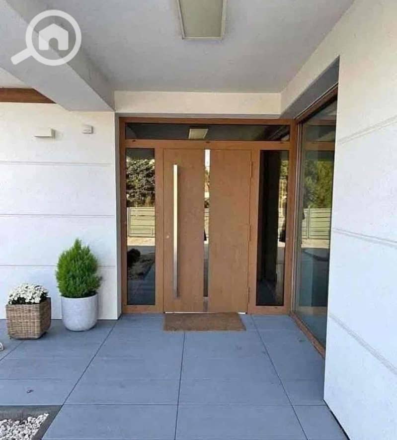 5 c0890f05-8000-4fe8-94fc-0e9e3ee161e0. jpg