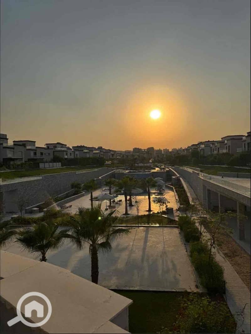 6 045bc8b4-2dec-4b90-8fd6-5732a7716600. jpg