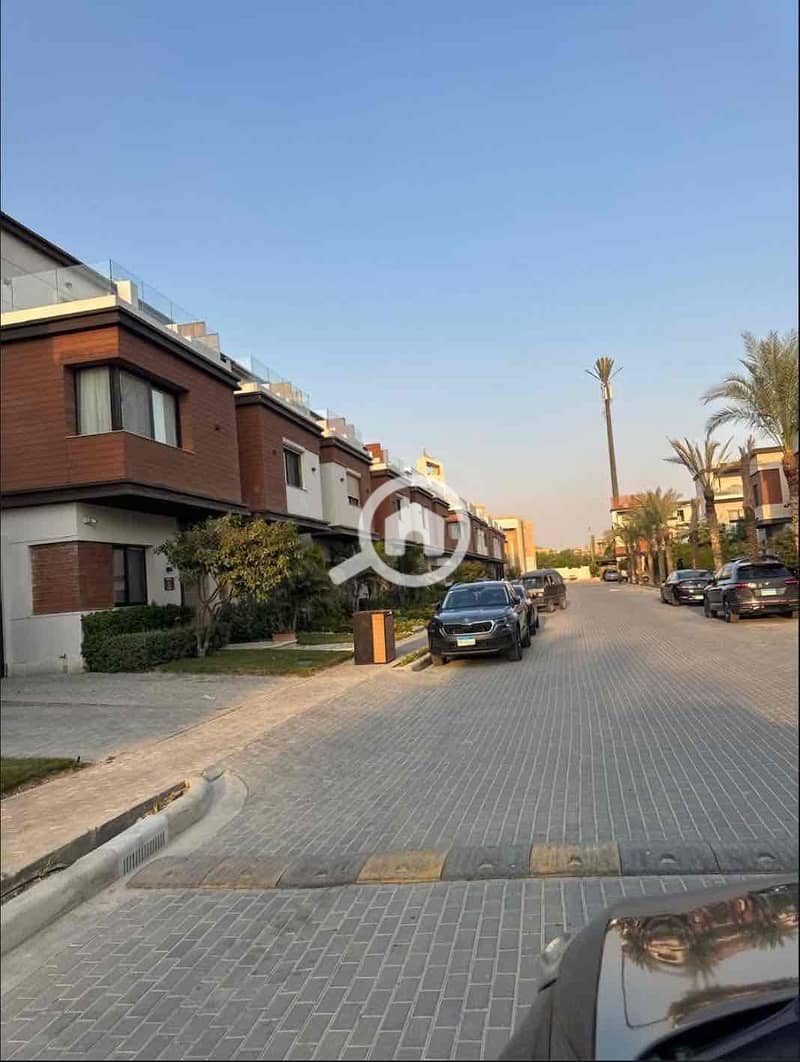 8 bc1ed584-b35d-4f76-95f1-7f94ce8f4cb1. jpg