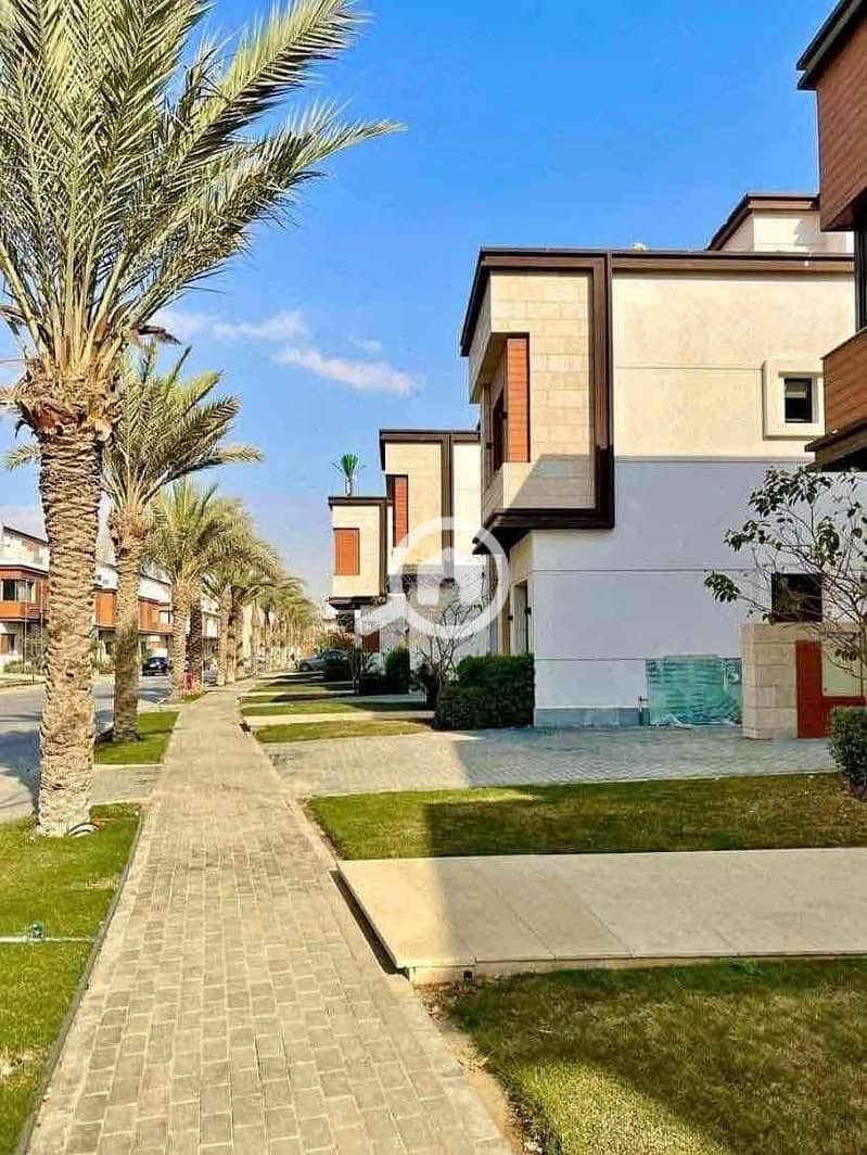 8 e76c84c8-9c06-4f70-8332-60dd0cf2470c. jpg