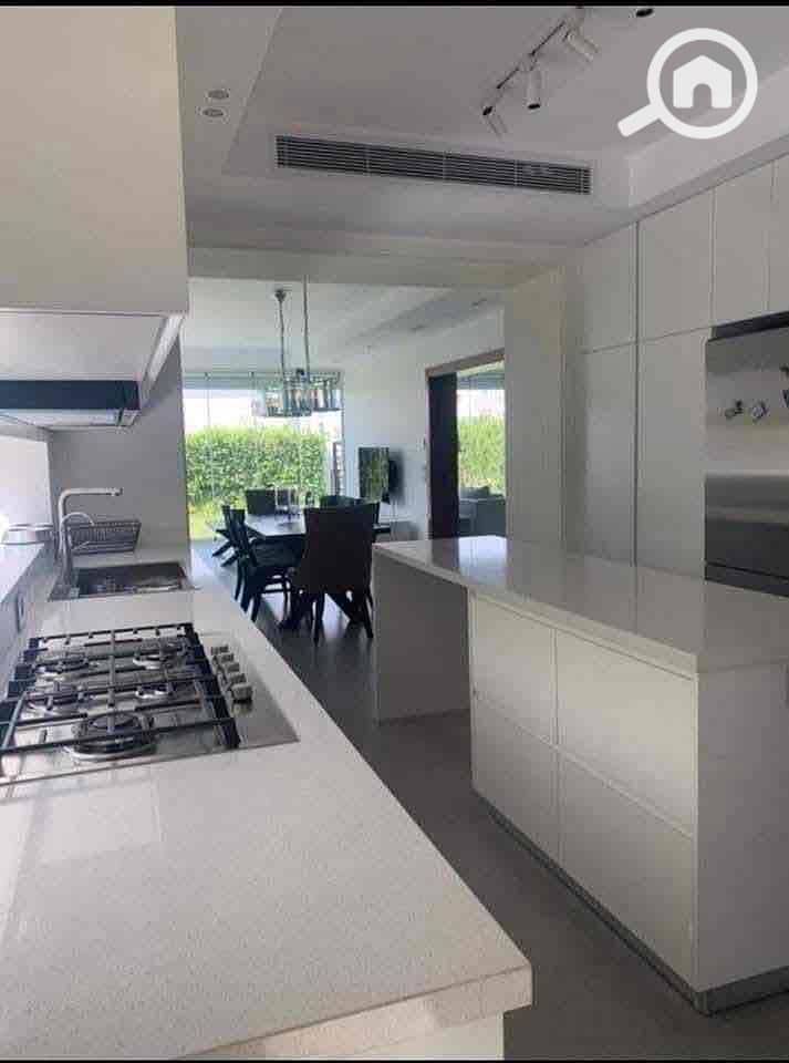 10 68eeb2a4-74be-4bad-b814-11dad3a23732. jpg