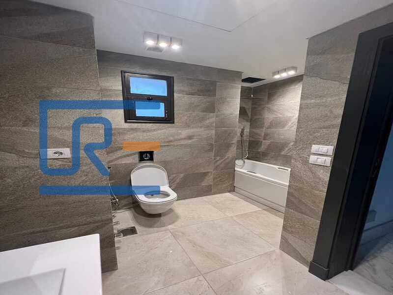 2 8fe44d27-fe62-4760-9e5a-cff5df4d47af. jpeg