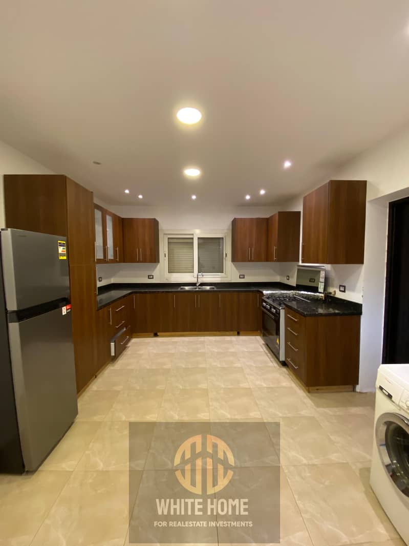 12 76b64936-18b4-475a-9eaf-06465e020603. jpeg