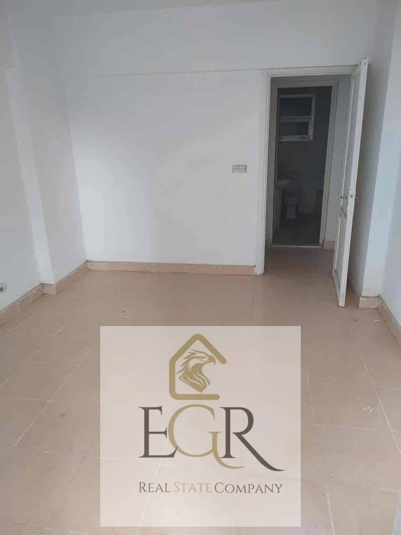 10 48af64cf-97ec-41a3-b939-f6aa99a0341f. jpg