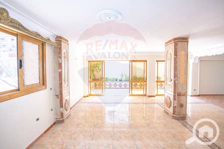 فلیٹ 4 غرف نوم للبيع في ميامي، الإسكندرية - 1. jpg