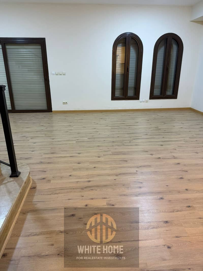 9 79e8e742-6a7d-427d-8b2f-bcad8070983a. jpeg