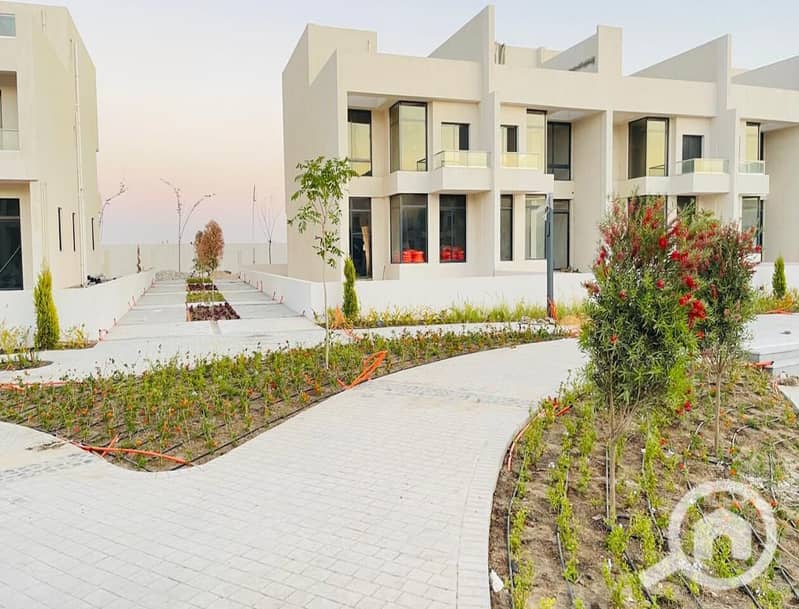 10 24f0f862-be31-4bf2-8768-e7776027138a. jpg