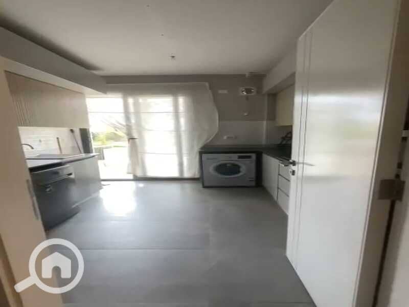 3 c6e8eed3-857e-4a0e-bc34-c8b79bdb82bb. jpg