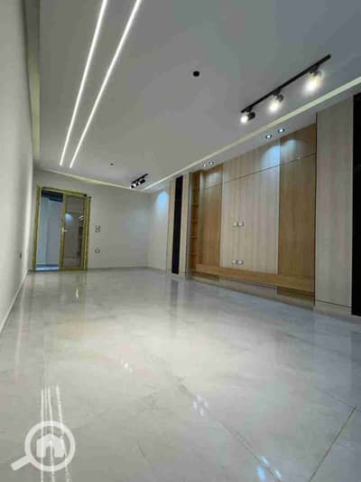 2 Bedroom Apartment for Sale in Hadayek al-Ahram, Giza - IMG_20251027_123615_956. jpg 2 Bedroom Apartment for Sale in Hadayek al-Ahram, Giza - IMG_20251027_123615_956. jpg